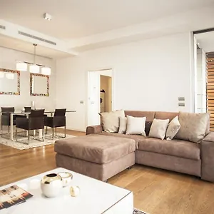 Hemeras Boutique Homes - Design Flats Near The City Center , Milano Italia